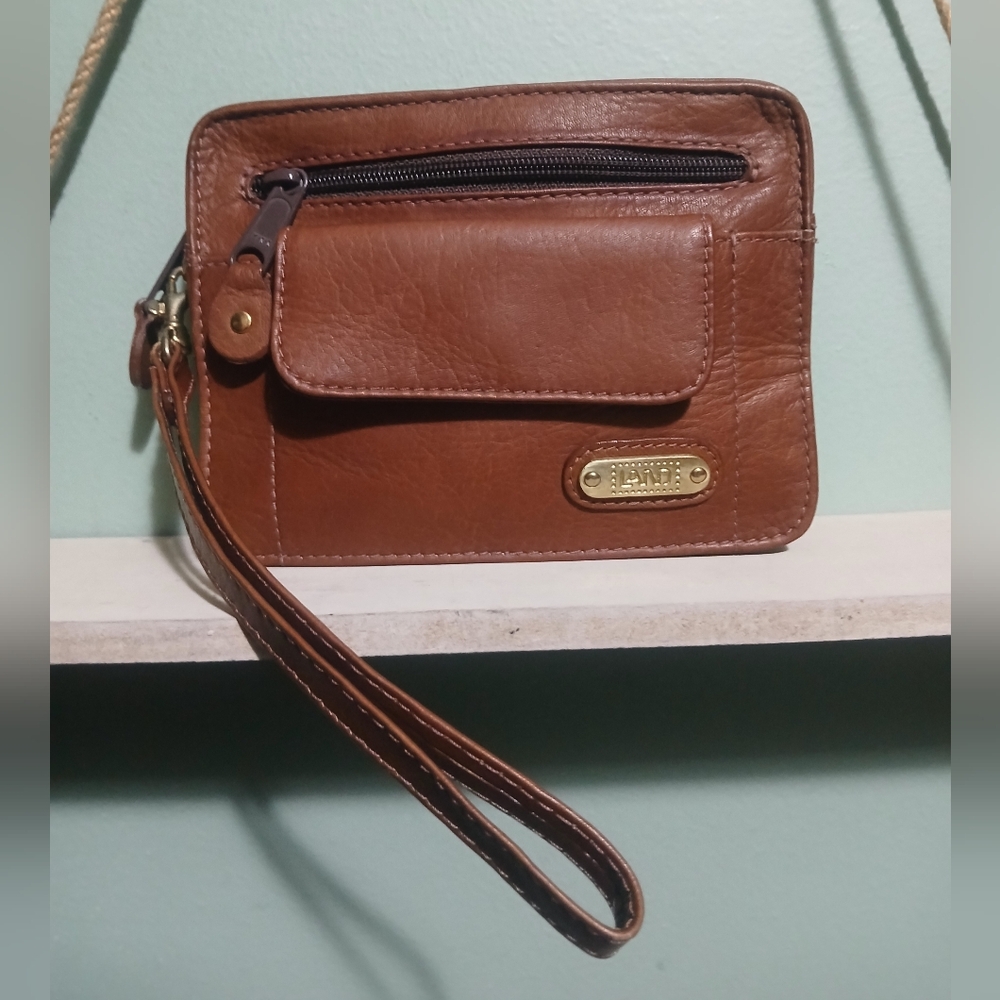 EUC LAND Leather Wristlet